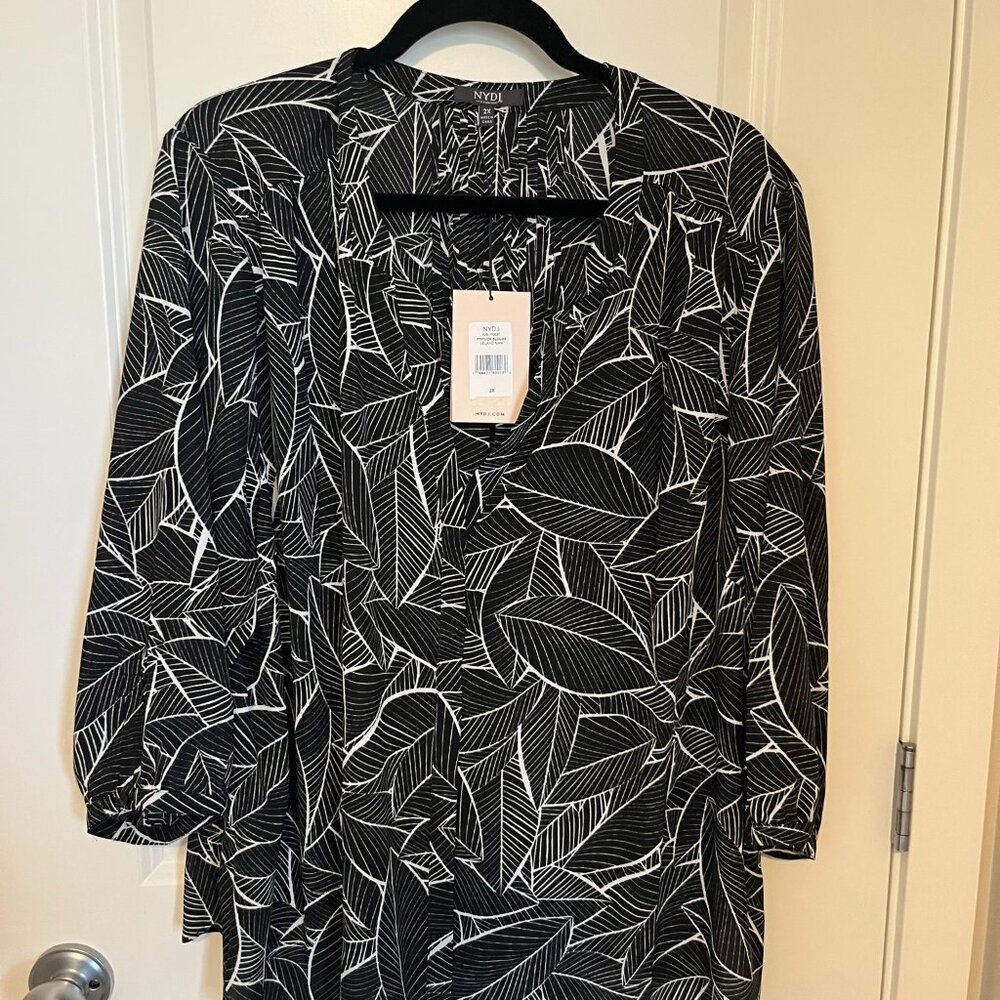 *NWT* NYDJ Pintuck Blouse - 2X
